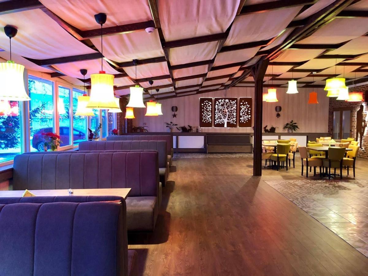 Nueva Park Hotel Brasov Ngoại thất bức ảnh
