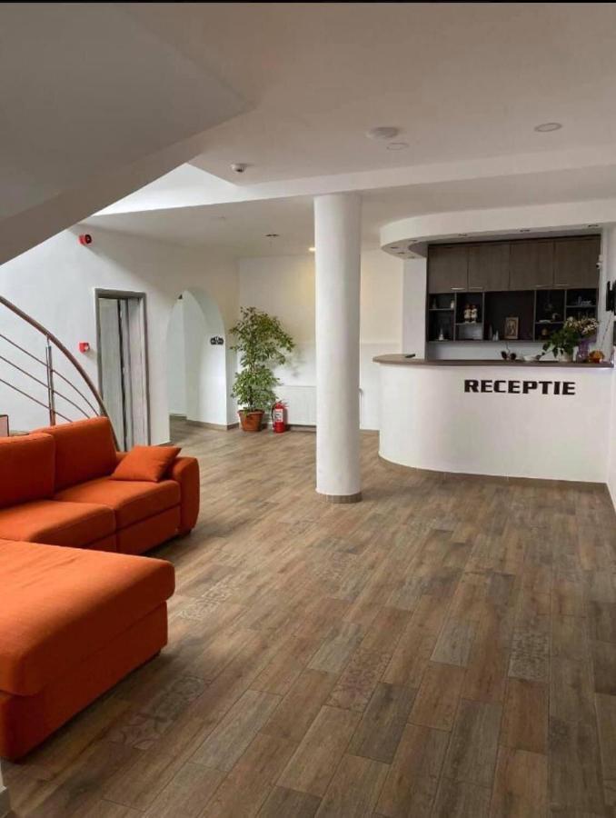 Nueva Park Hotel Brasov Ngoại thất bức ảnh