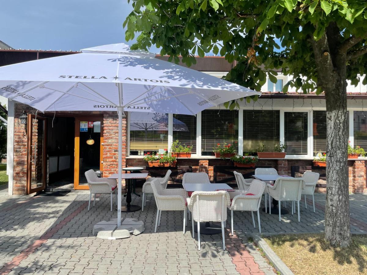 Nueva Park Hotel Brasov Ngoại thất bức ảnh