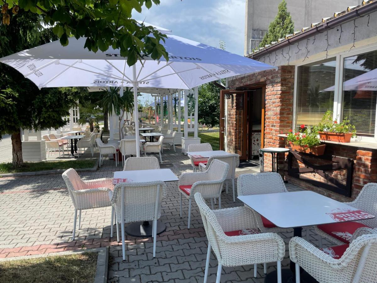 Nueva Park Hotel Brasov Ngoại thất bức ảnh