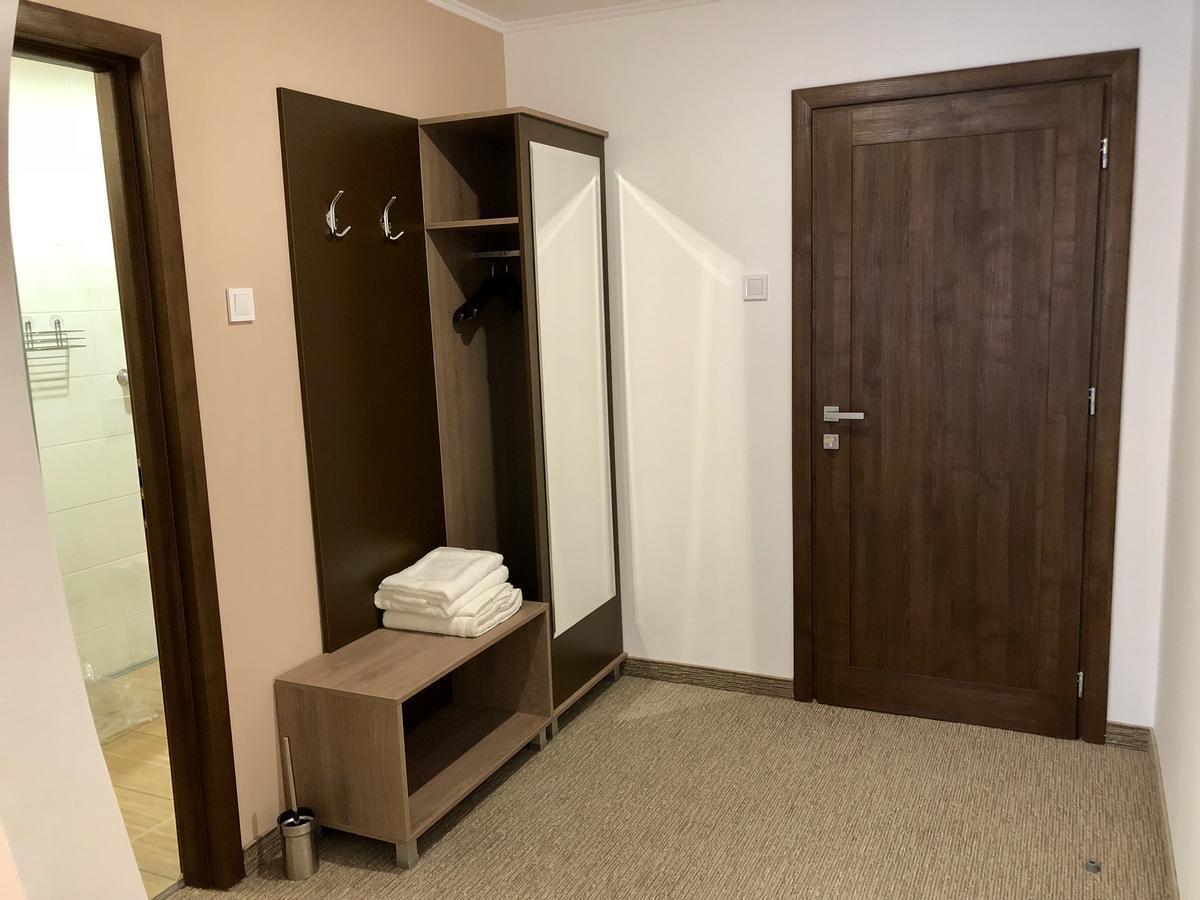 Nueva Park Hotel Brasov Ngoại thất bức ảnh