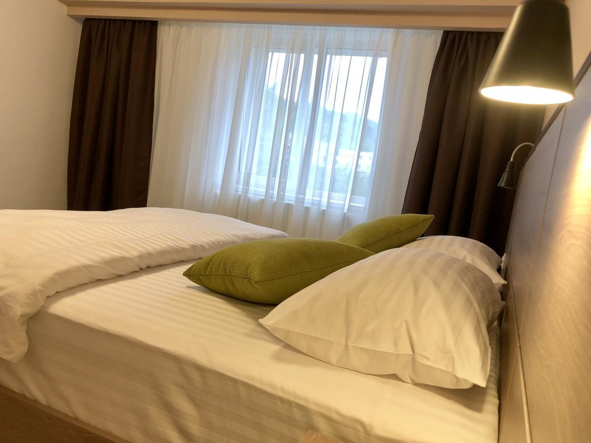 Nueva Park Hotel Brasov Ngoại thất bức ảnh