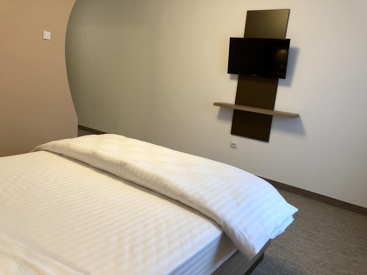 Nueva Park Hotel Brasov Ngoại thất bức ảnh