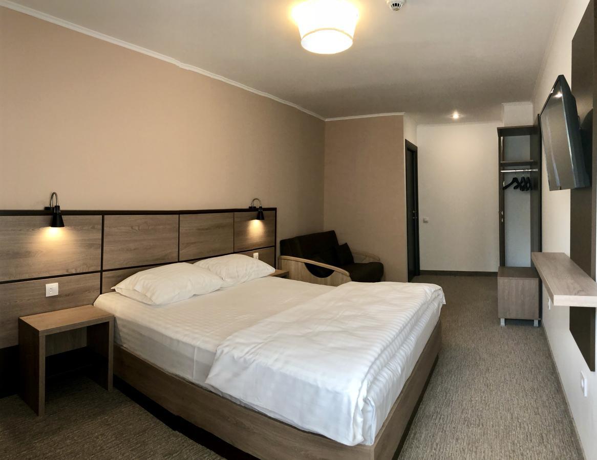 Nueva Park Hotel Brasov Ngoại thất bức ảnh