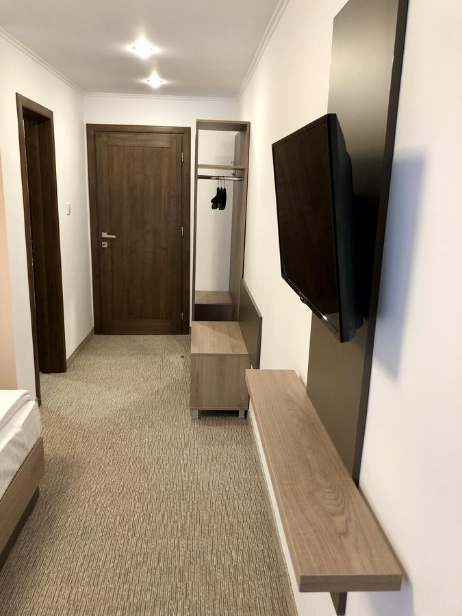 Nueva Park Hotel Brasov Ngoại thất bức ảnh