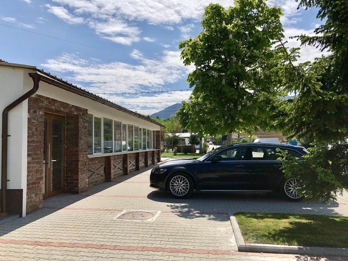 Nueva Park Hotel Brasov Ngoại thất bức ảnh