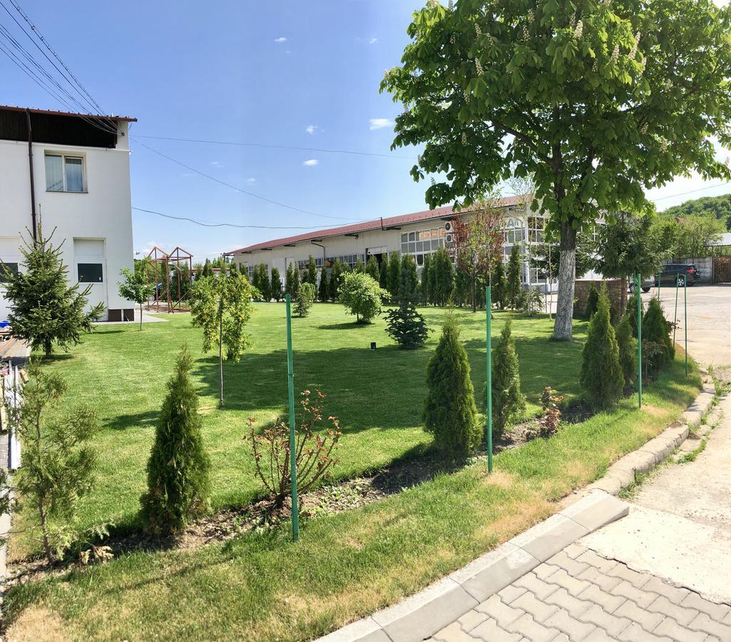 Nueva Park Hotel Brasov Ngoại thất bức ảnh