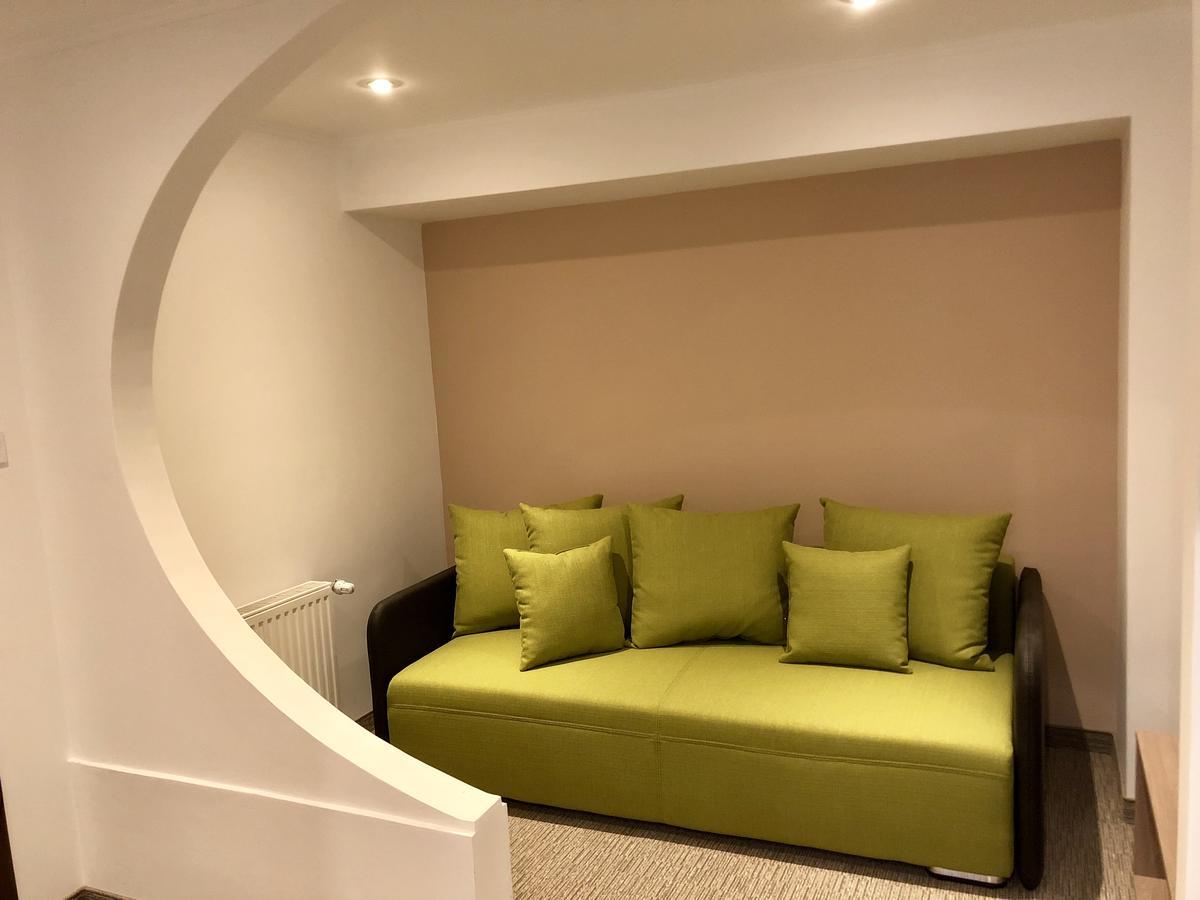 Nueva Park Hotel Brasov Ngoại thất bức ảnh