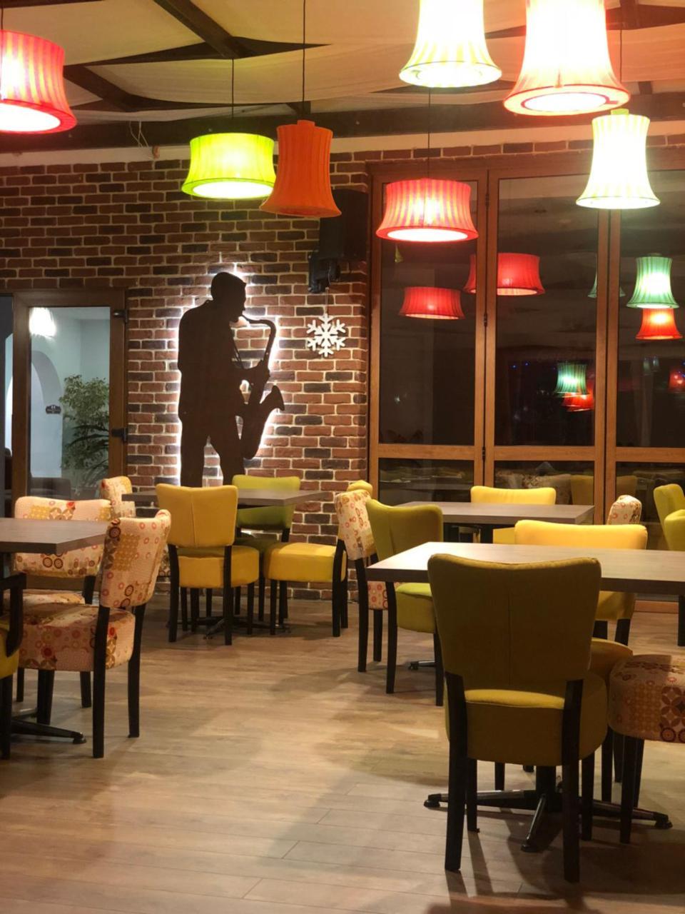 Nueva Park Hotel Brasov Ngoại thất bức ảnh