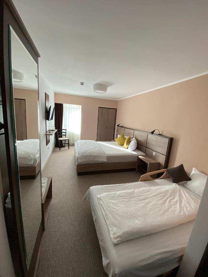 Nueva Park Hotel Brasov Ngoại thất bức ảnh