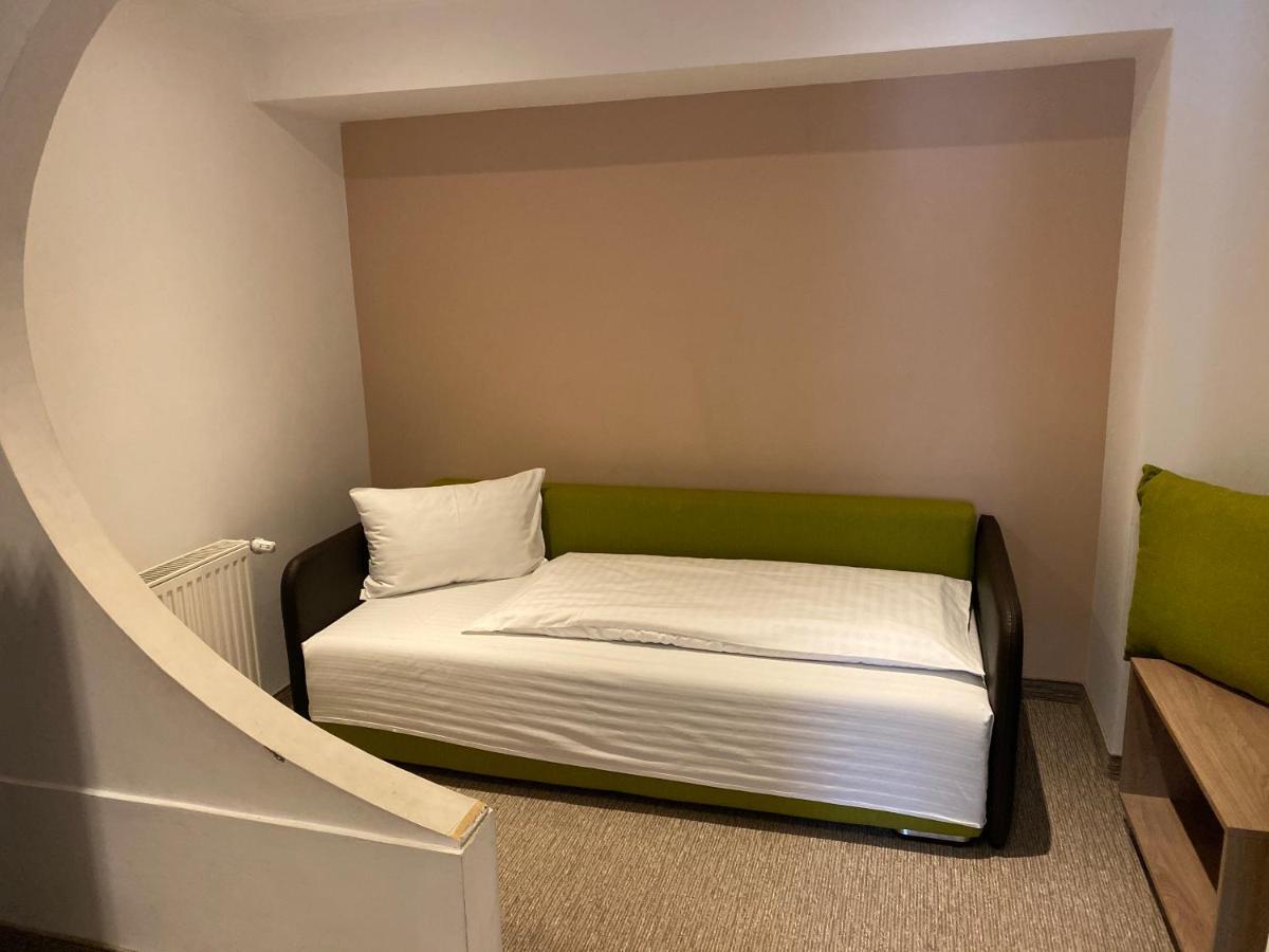 Nueva Park Hotel Brasov Ngoại thất bức ảnh
