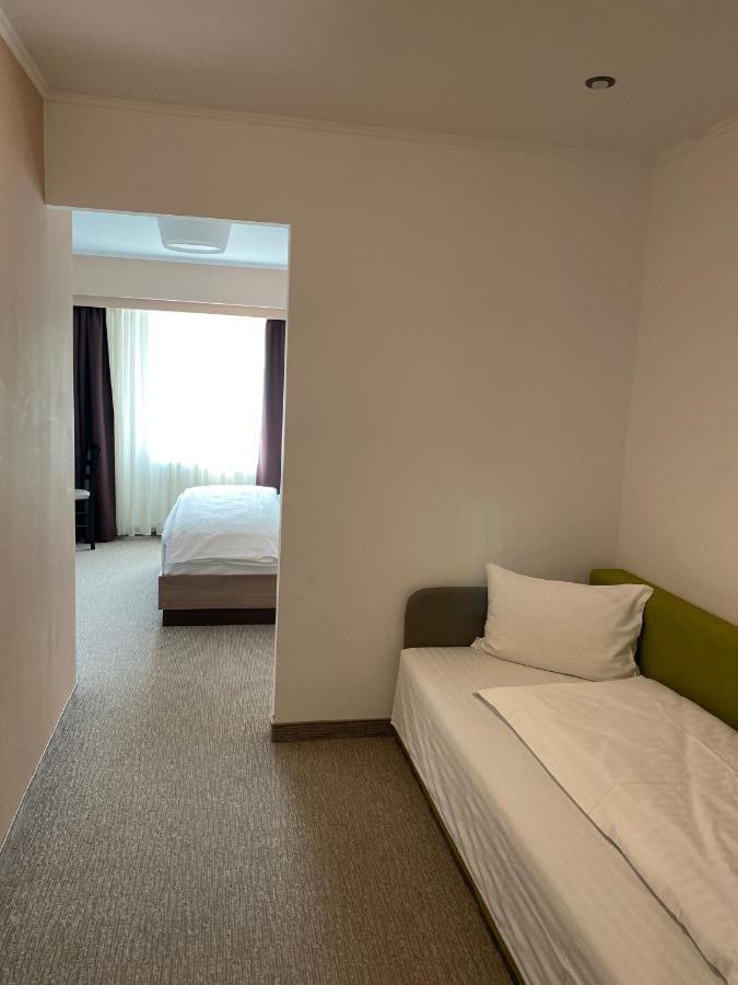 Nueva Park Hotel Brasov Ngoại thất bức ảnh